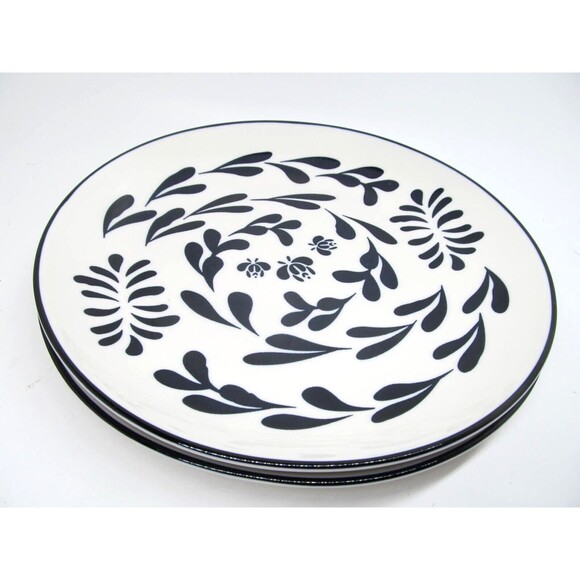 Orly Maison New York 10” Dinner Plates Navy & White Set of 2 - Picture 7 of 16